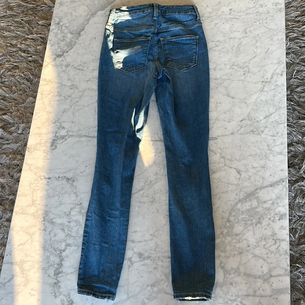 Universal Thread High Rise Jeans - Picture 5 of 6